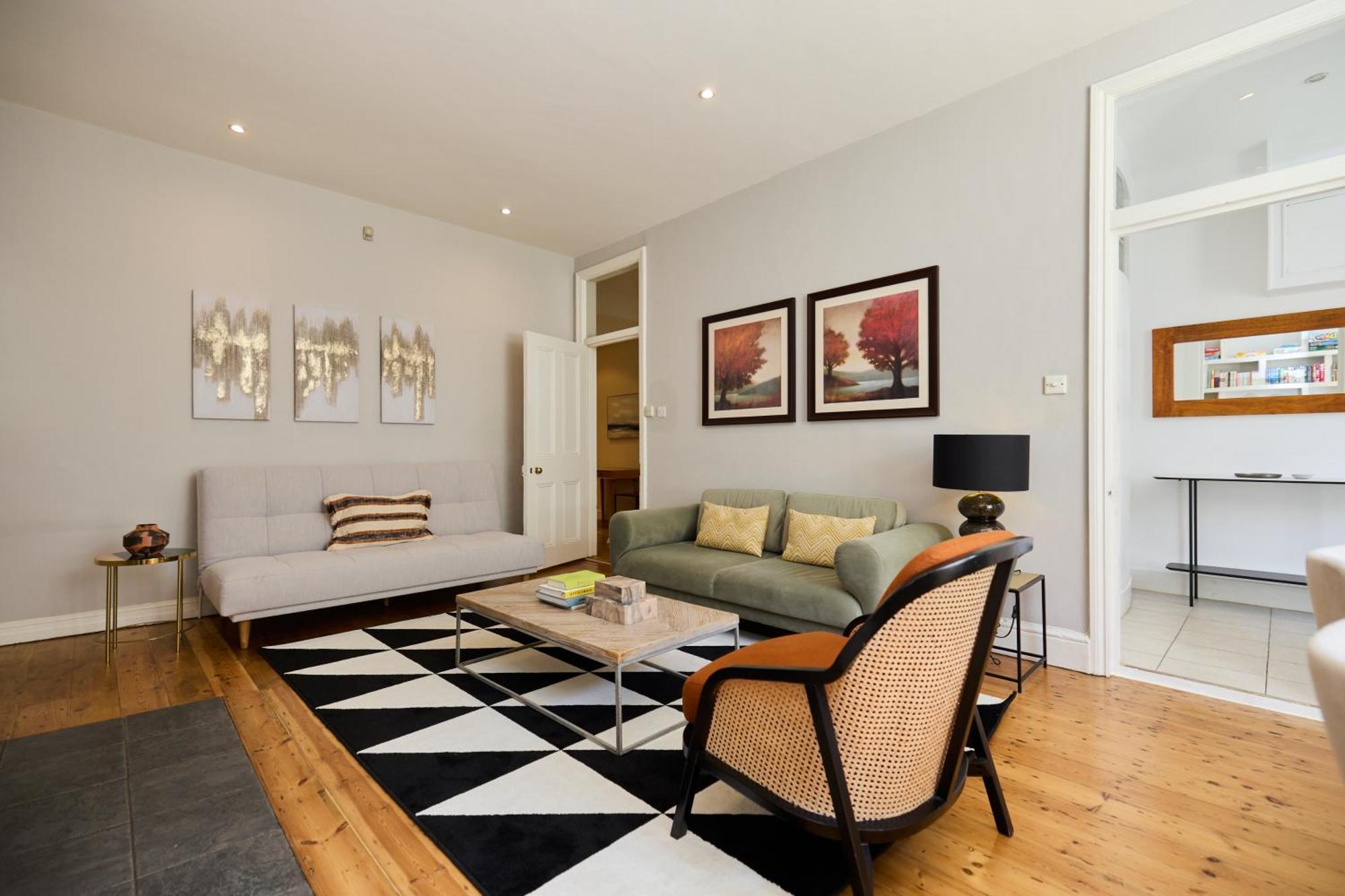 The West Kensington Hideout - Cozy 2bdr Flat With Garden Apartamento