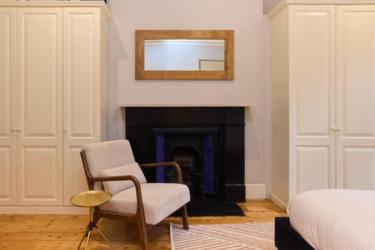 The West Kensington Hideout - Cozy 2bdr Flat With Garden * Londres