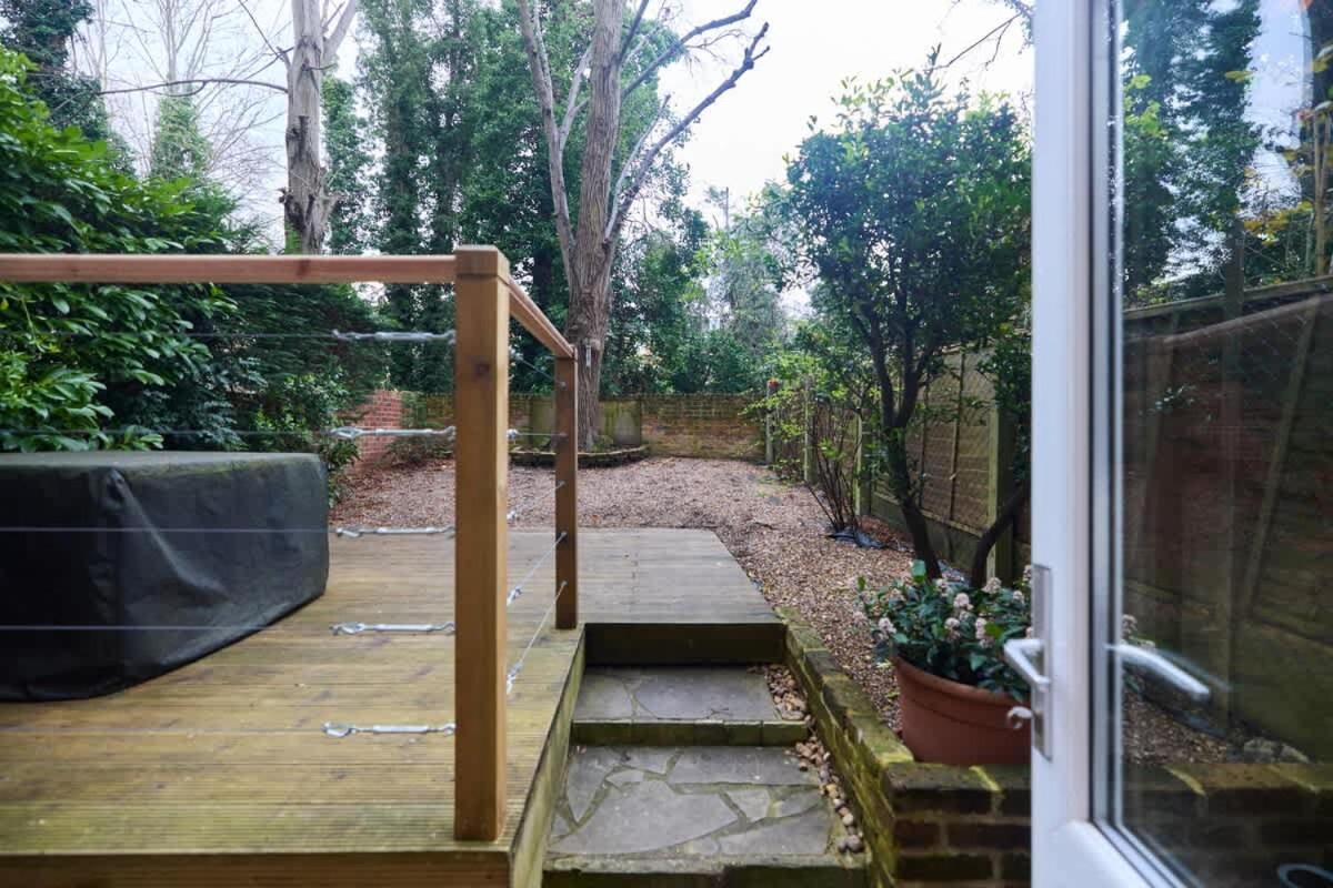 The West Kensington Hideout - Cozy 2bdr Flat With Garden *